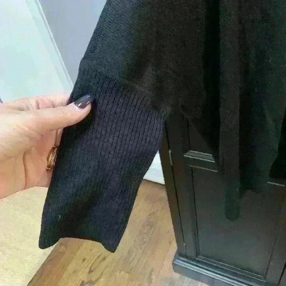 Anthropologie. Lack oversized V-Neck light sweater size XS - Picture 4 of 9